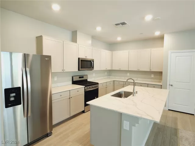 MLS: 2623686 Condo For Sale