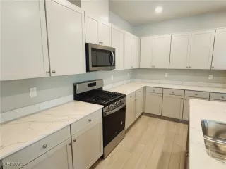 Photo #1: 2623686 Listing 