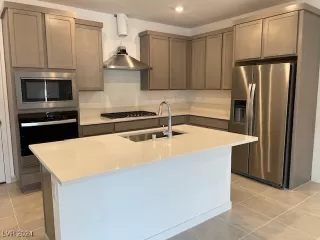 Photo #1: 2623700 Listing 