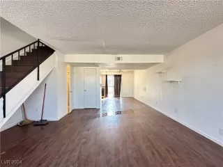 Photo #5: 2623711 Listing