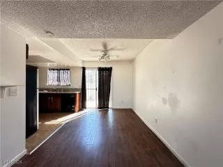 Photo #6: 2623711 Listing