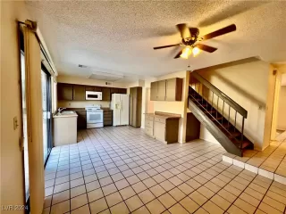 Photo #6: 2623717 Listing