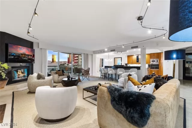 MLS: 2623768 Condo For Sale