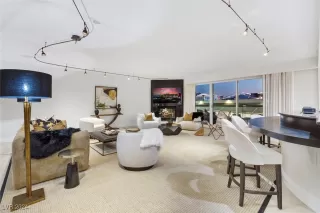 Photo #2: 2623768 Listing 