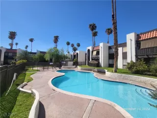 Photo #3: 2623802 Listing 