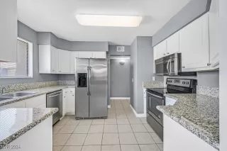 Photo #5: 2623892 Listing 