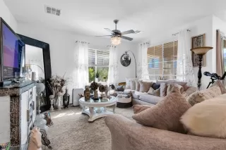 Photo #2: 2623918 Listing