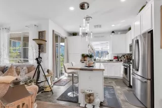 Photo #3: 2623918 Listing