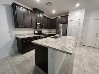 Photo #1: 2623929 Listing 