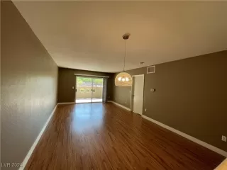 Photo #3: 2623955 Listing 