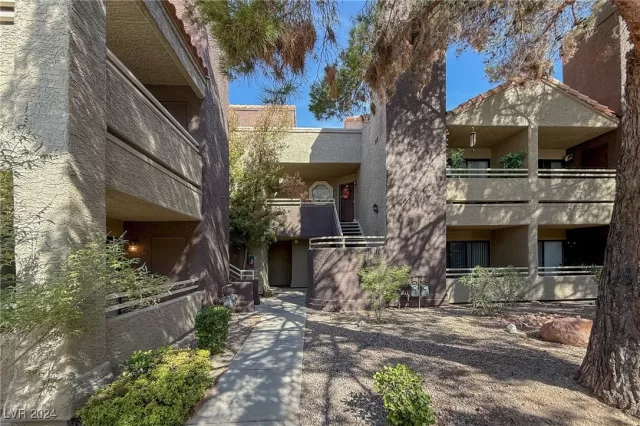 MLS: 2623968 Condo For Sale