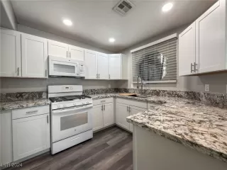 Photo #5: 2623968 Listing 