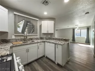 Photo #6: 2623968 Listing 