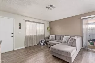 Photo #5: 2624032 Listing