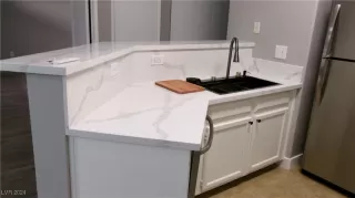 Photo #5: 2624057 Listing 