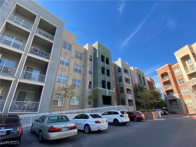 MLS: 2624114 Condo For Sale