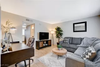 Photo #5: 2624140 Listing 