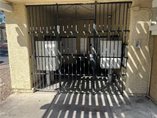 Photo #3: 2624269 Listing 