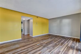 Photo #3: 2624303 Listing