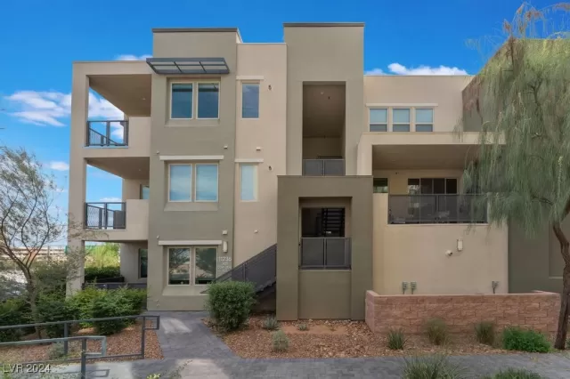 MLS: 2624329 Condo For Sale
