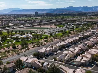 Photo #3: 2624333 Listing