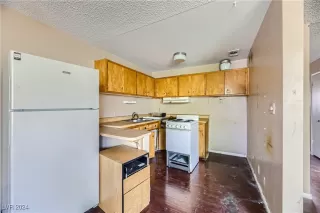 Photo #6: 2624402 Listing