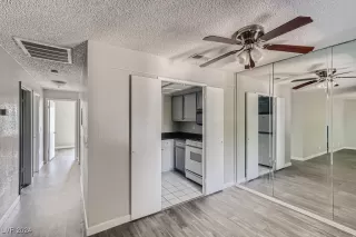 Photo #3: 2624417 Listing