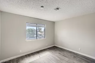 Photo #6: 2624417 Listing