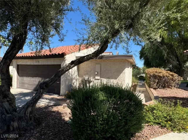 MLS: 2624418 Condo For Sale