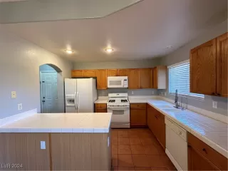 Photo #4: 2624439 Listing 