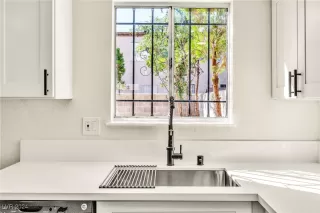 Photo #5: 2624487 Listing