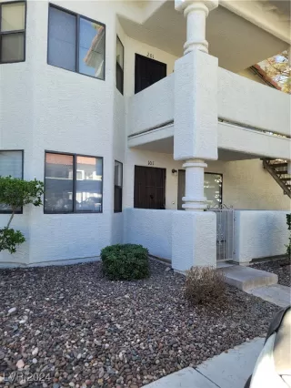 Photo #1: 2624538 Listing 