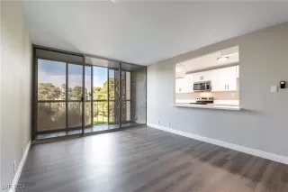 Photo #5: 2624620 Listing 