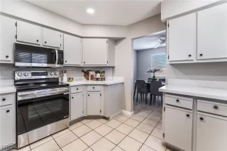 Photo #5: 2624629 Listing