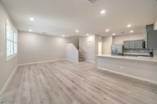 Photo #4: 2624656 Listing