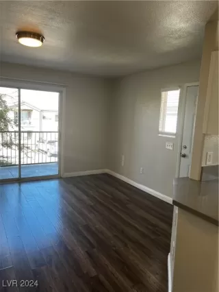 Photo #3: 2624683 Listing