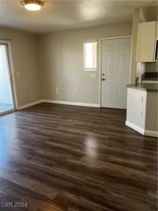 Photo #4: 2624683 Listing