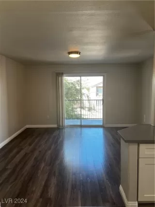 Photo #5: 2624683 Listing