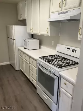 Photo #5: 2624744 Listing