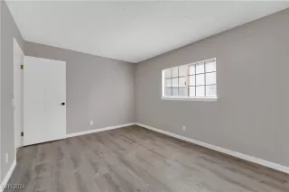 Photo #5: 2624768 Listing