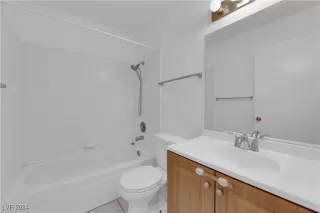 Photo #6: 2624768 Listing