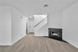 Photo #2: 2624803 Listing