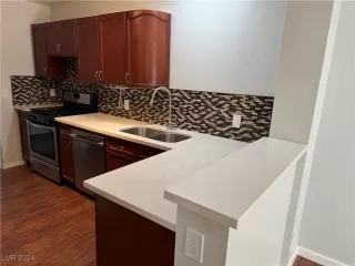 Photo #4: 2624856 Listing 