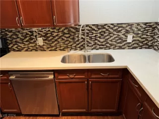 Photo #6: 2624856 Listing 