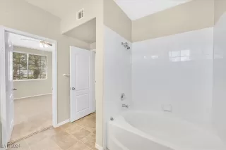 Photo #6: 2624926 Listing 