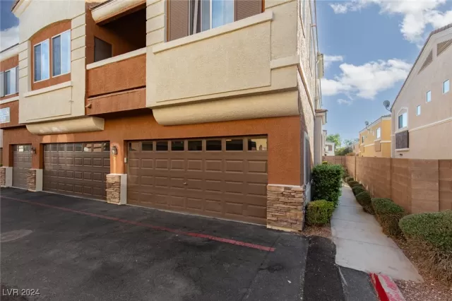 MLS: 2624938 Condo For Sale
