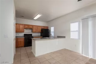 Photo #4: 2624938 Listing 