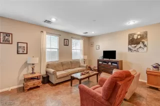 Photo #3: 2624940 Listing