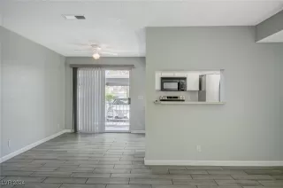 Photo #4: 2624945 Listing