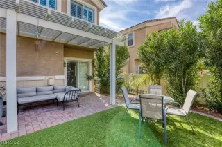 Photo #3: 2624966 Listing